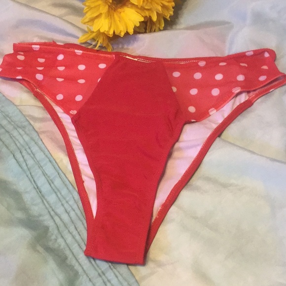 ❤️GORGEOUS RED RUFFLE BIKINI WITH POLKA DOTS - Picture 7 of 8